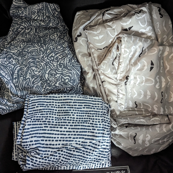 Bed sheets - Picture 1 of 1